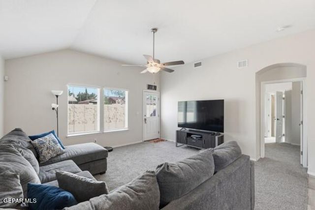 401 PLATEAU Drive, Socorro, TX 79927