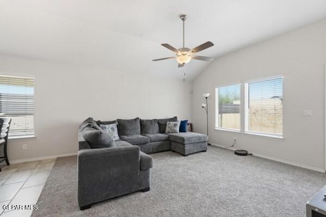 401 PLATEAU Drive, Socorro, TX 79927