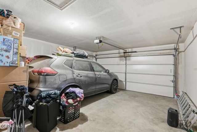 401 PLATEAU Drive, Socorro, TX 79927