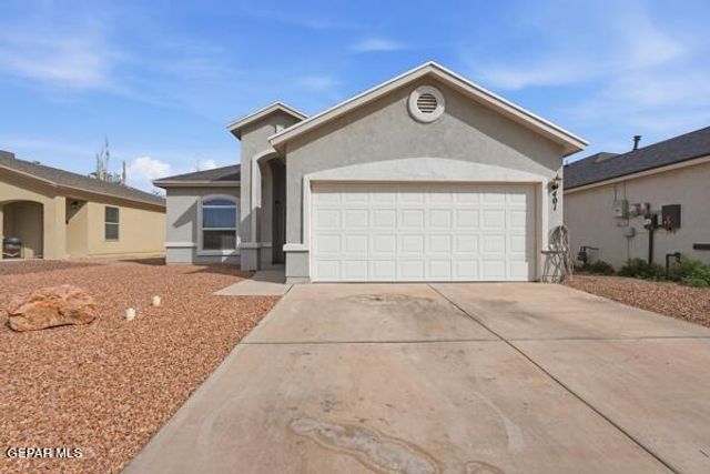 401 PLATEAU Drive, Socorro, TX 79927