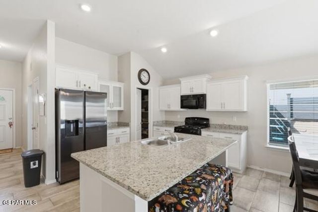 401 PLATEAU Drive, Socorro, TX 79927