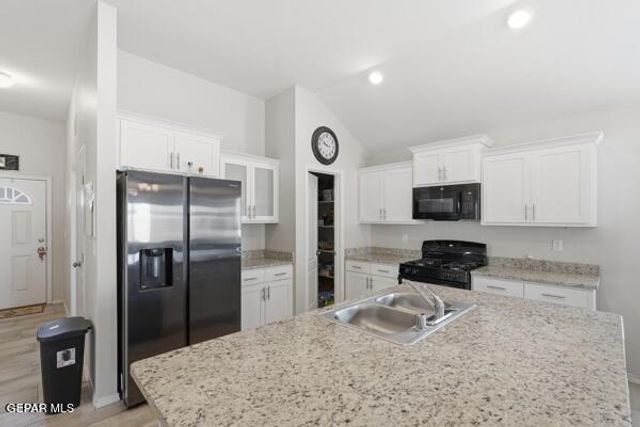 401 PLATEAU Drive, Socorro, TX 79927