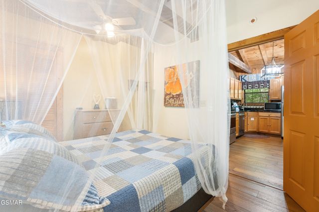 1284 Laurel Lick Rd Apt 2, Sevierville, TN 37862