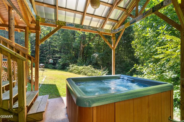 1284 Laurel Lick Rd Apt 2, Sevierville, TN 37862