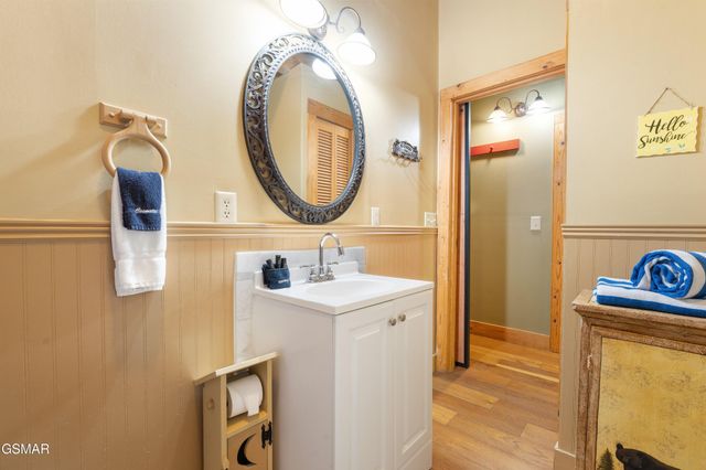1284 Laurel Lick Rd Apt 2, Sevierville, TN 37862