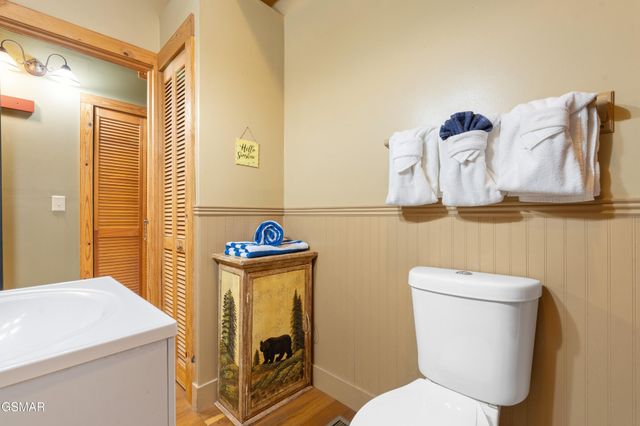 1284 Laurel Lick Rd Apt 2, Sevierville, TN 37862