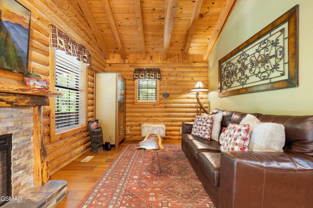 1284 Laurel Lick Rd Apt 2, Sevierville, TN 37862