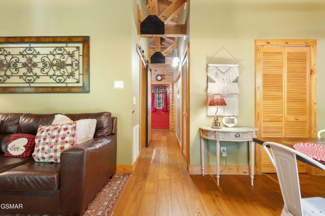 1284 Laurel Lick Rd Apt 2, Sevierville, TN 37862