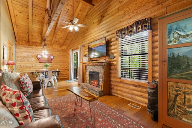 1284 Laurel Lick Rd Apt 2, Sevierville, TN 37862