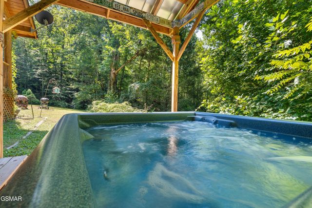 1284 Laurel Lick Rd Apt 2, Sevierville, TN 37862