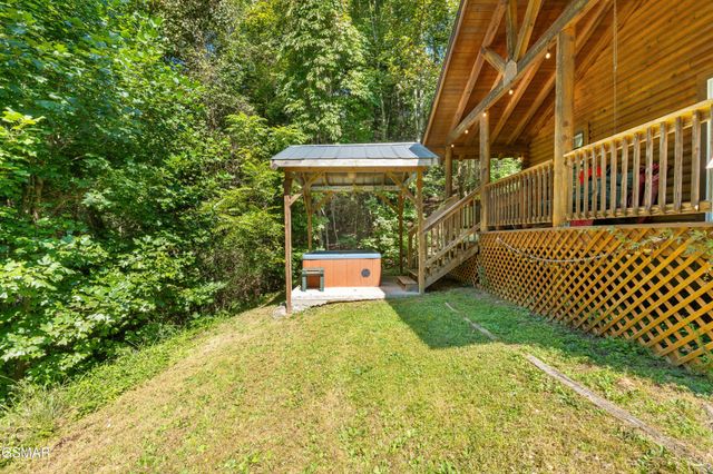 1284 Laurel Lick Rd Apt 2, Sevierville, TN 37862