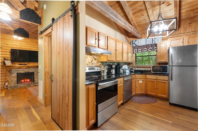 1284 Laurel Lick Rd Apt 2, Sevierville, TN 37862