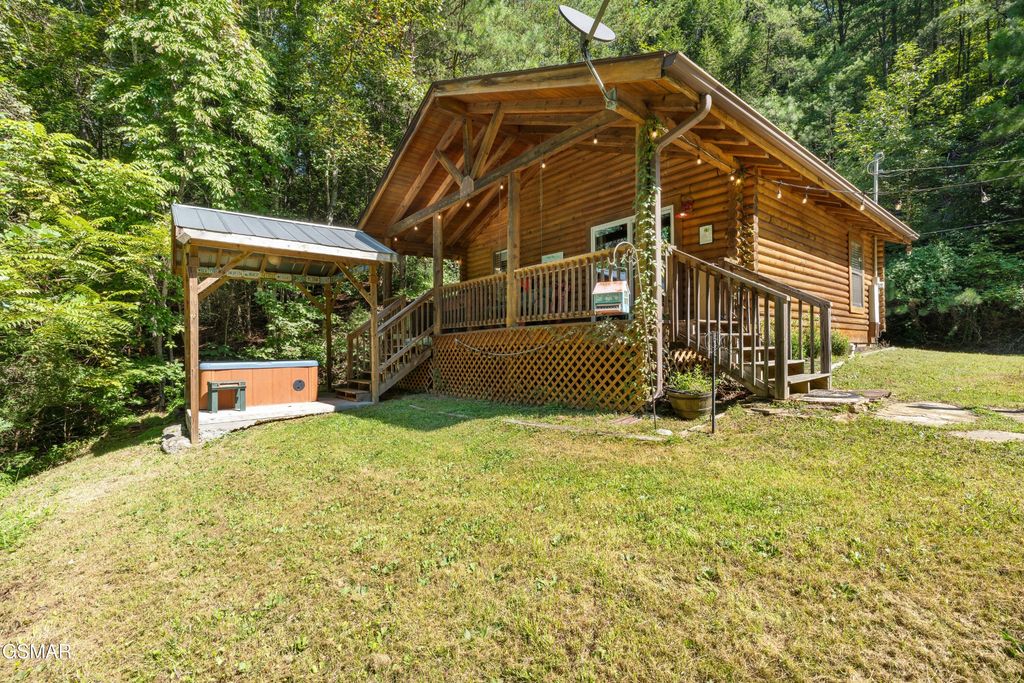 1284 Laurel Lick Rd Apt 2, Sevierville, TN 37862