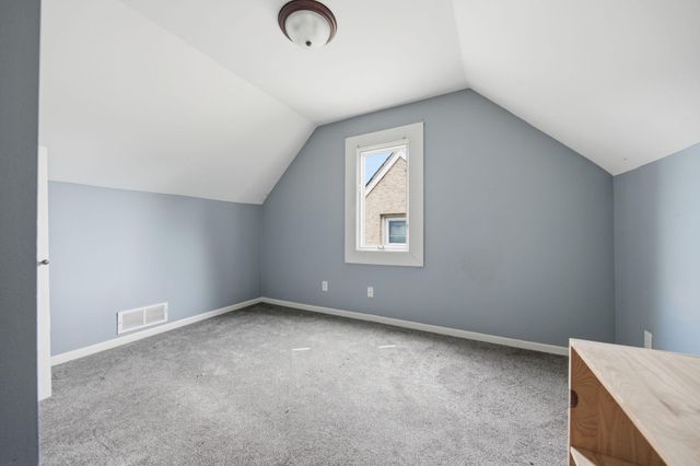 1828 Bush Avenue E, Saint Paul, MN 55119