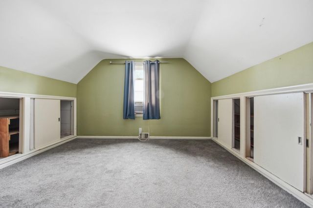 1828 Bush Avenue E, Saint Paul, MN 55119