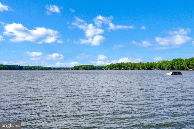 105 MARBLE CT, Locust Grove, VA 22508