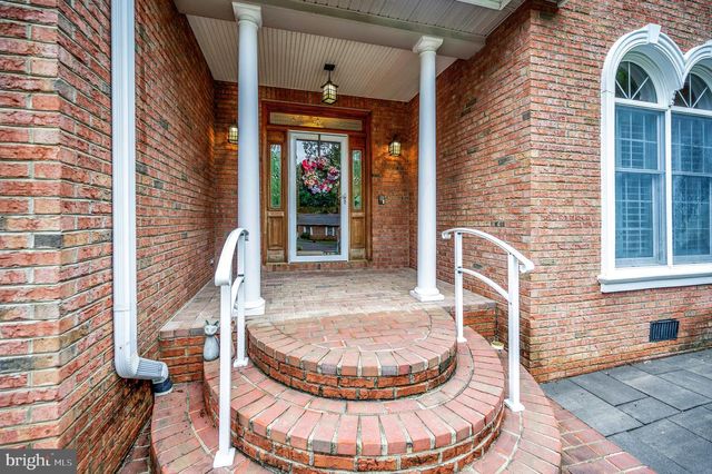 105 MARBLE CT, Locust Grove, VA 22508