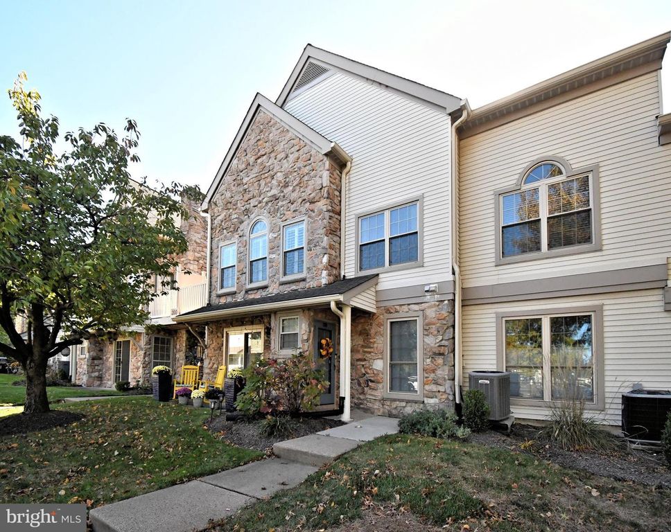 210 REMINGTON CT, Chalfont, PA 18914
