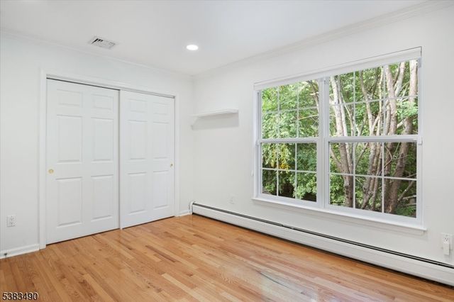 18 Country Meadows Ln, Boonton Town, NJ 07005