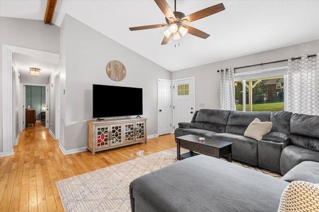 63 Debra Lane, Ringgold, GA 30736