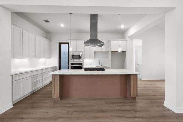 1720 Flintlock Court, Angleton, TX 77515