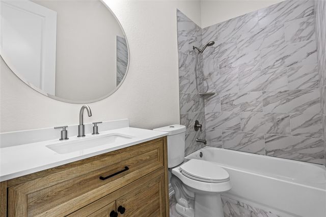 1720 Flintlock Court, Angleton, TX 77515