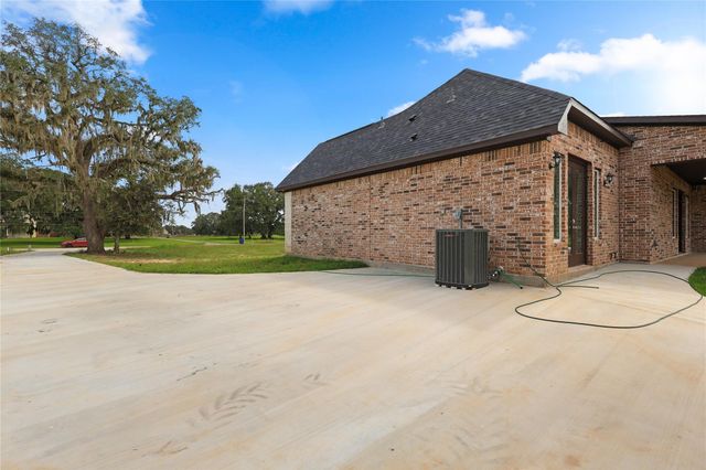 1720 Flintlock Court, Angleton, TX 77515