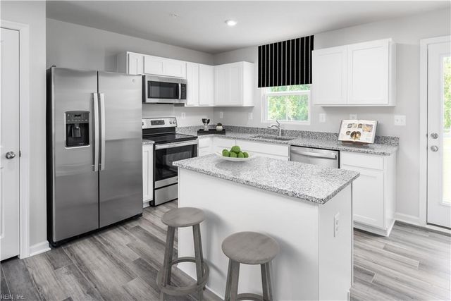 704 Hopi CT, Portsmouth, VA 23701