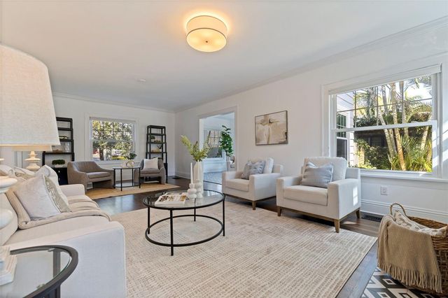 646 17TH AVE NE, St Petersburg, FL 33704