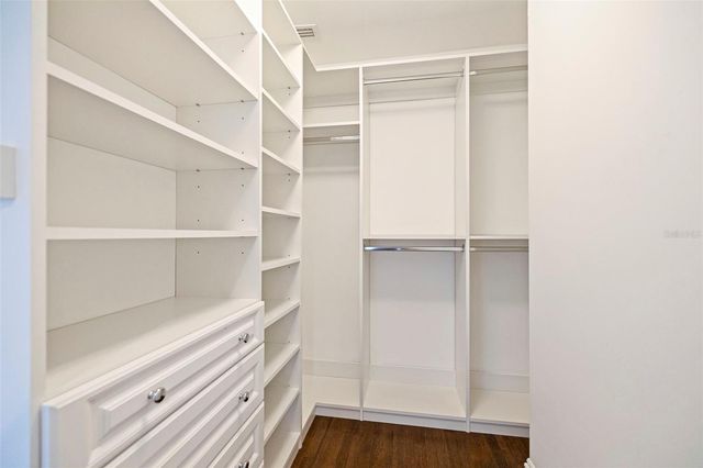 646 17TH AVE NE, St Petersburg, FL 33704