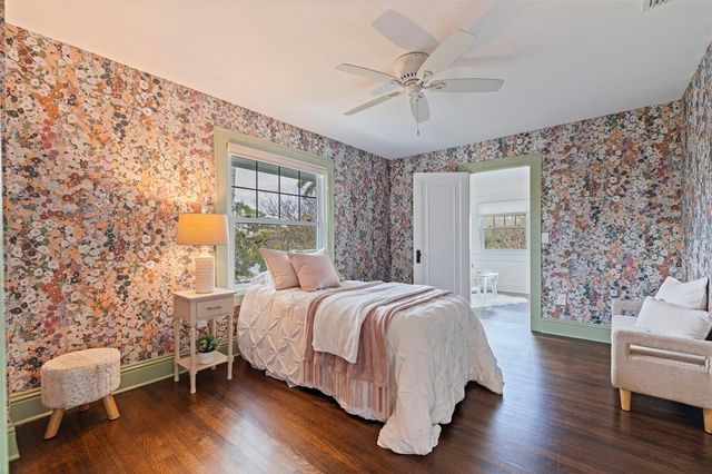 646 17TH AVE NE, St Petersburg, FL 33704