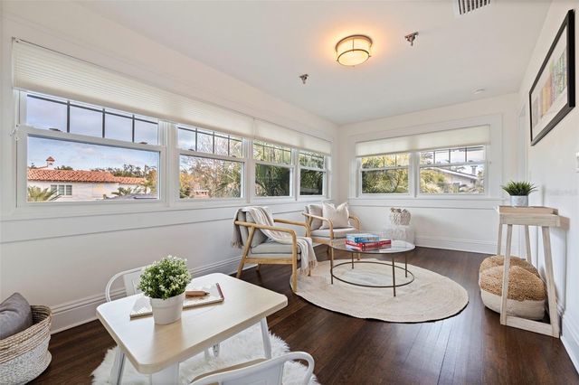 646 17TH AVE NE, St Petersburg, FL 33704