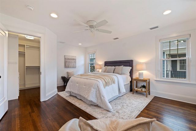 646 17TH AVE NE, St Petersburg, FL 33704