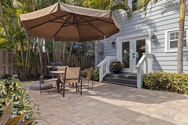 646 17TH AVE NE, St Petersburg, FL 33704