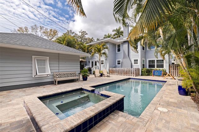 646 17TH AVE NE, St Petersburg, FL 33704