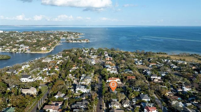 646 17TH AVE NE, St Petersburg, FL 33704