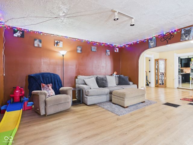 908 Cottage Avenue, Anderson, IN 46012