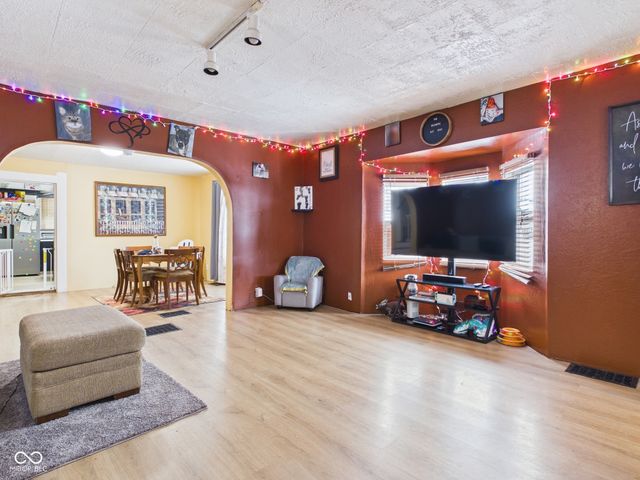 908 Cottage Avenue, Anderson, IN 46012