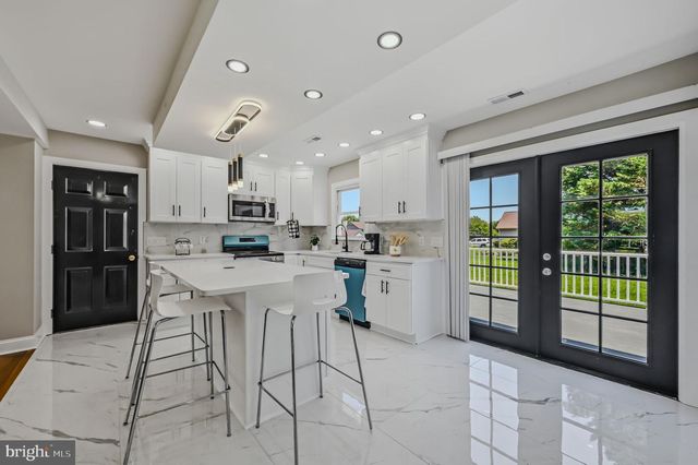 40 W HUNTINGTON CIR, Dover, DE 19901