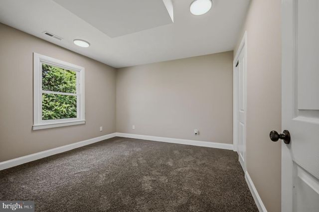 40 W HUNTINGTON CIR, Dover, DE 19901