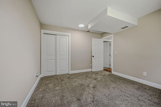 40 W HUNTINGTON CIR, Dover, DE 19901