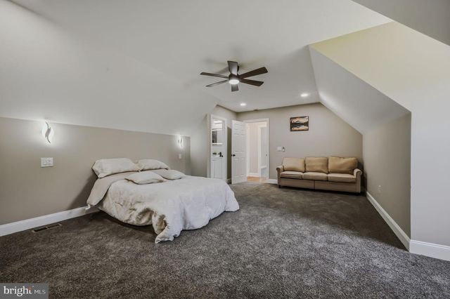 40 W HUNTINGTON CIR, Dover, DE 19901