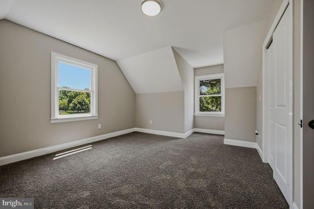 40 W HUNTINGTON CIR, Dover, DE 19901