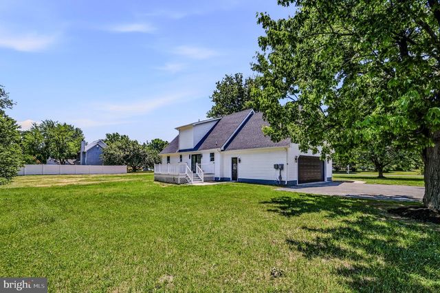 40 W HUNTINGTON CIR, Dover, DE 19901