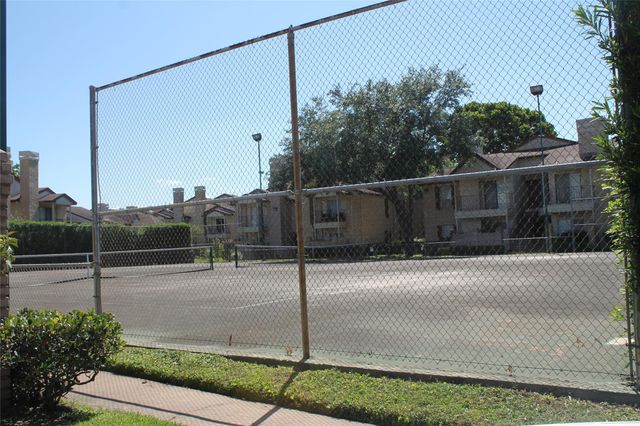 2120 El Paseo Street 2810, Houston, TX 77054