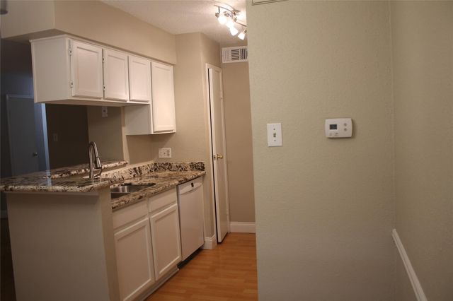 2120 El Paseo Street 2810, Houston, TX 77054