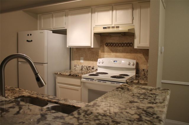 2120 El Paseo Street 2810, Houston, TX 77054