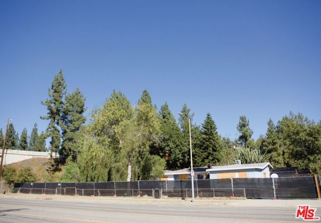 10810 Woodley Avenue, Los Angeles, CA 91344