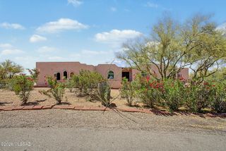 701 E Via Entrada, Tucson, AZ 85718