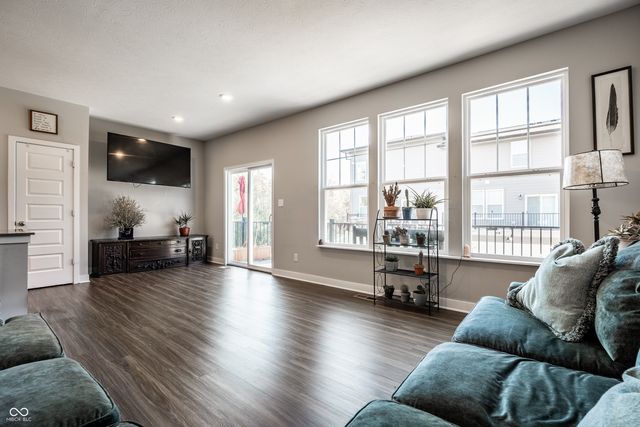 345 Wakefield Way, Zionsville, IN 46077